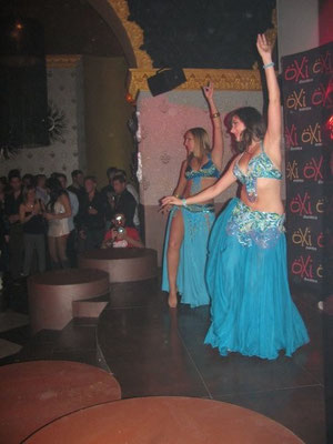 Contratar espectáculo danza del vientre bodas en Sevilla