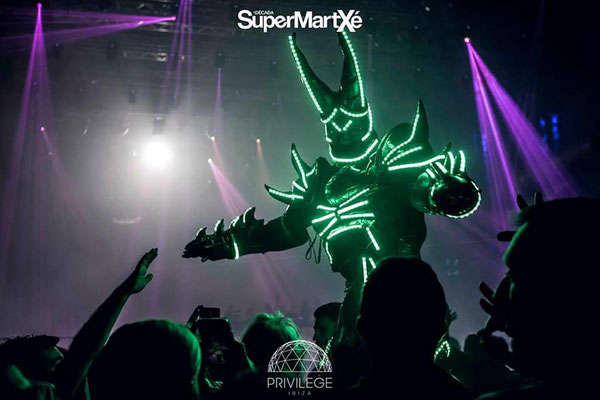 contratar robot led para discoteca Huelva