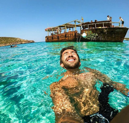 fiesta en barco en ibiza para despedidas de solteras