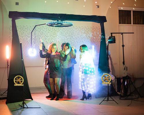 contratar una plataforma giratoria aérea 360 para bodas en cadiz