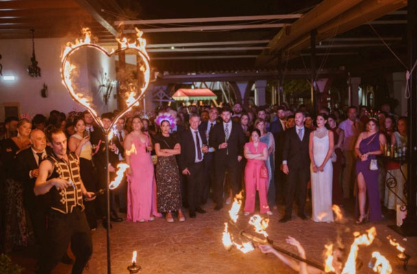 contratar un espectáculo de fuego para mi boda