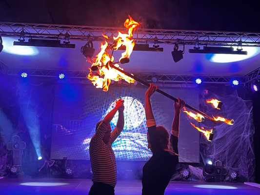 espectáculo de fuego para organizar una boda en Cadiz