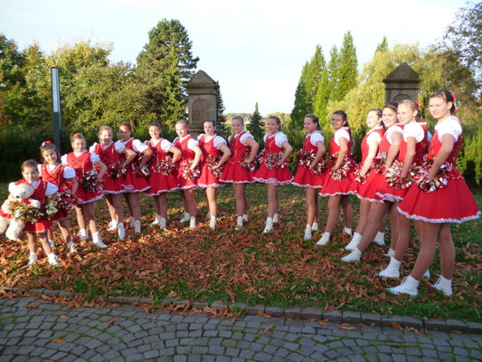 Mundartmesse mit Fahnenweihe der Standarte am 21.10.2012 in neuen Uniformen