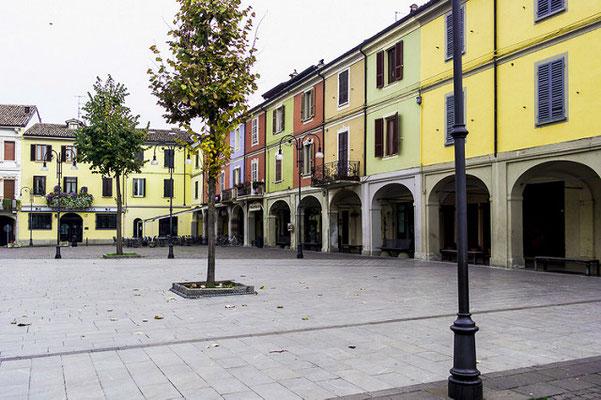 PIANELLO , la piazza