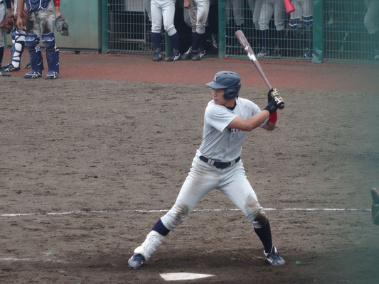 ５打数３安打を挙げた 早野僚馬選手（経１：自由ケ丘高校）