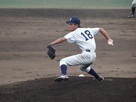 テンポの良いピッチングでチームを牽引した 岡本拓也投手（経４：北大津高校）