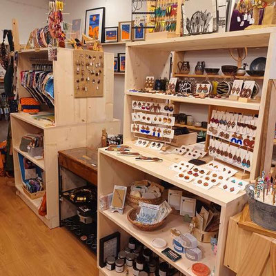 aménagement sur mesure de magasin, agencement de magasin, aménagement sur mesure de bureau, bureau sur mesure, espace de travail sur mesure, espace détente sur mesure, espace coworking sur mesure (Crest -Drôme)