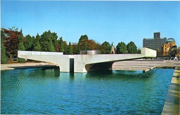 平和公園・平和の灯