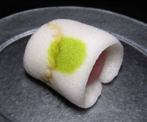 「菊日和（きくびより）」かるかん製：両口屋是清
