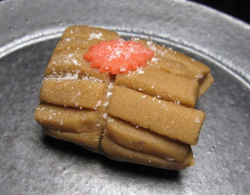 「冬じたく（ふゆじたく）」煉切製：江戸家