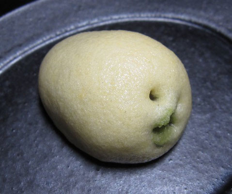 「びわ」薯蕷製：東宮