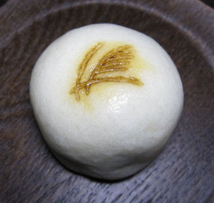 「すすき」薯蕷製：庵月