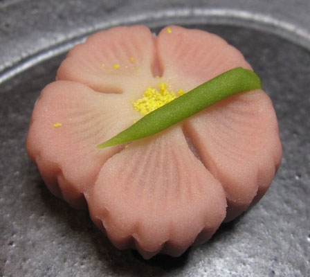 「撫子（なでしこ）」煉切製：蜂の家