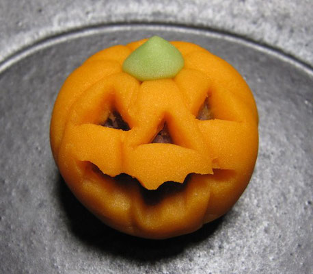 「かぼちゃ」煉切製：末広庵