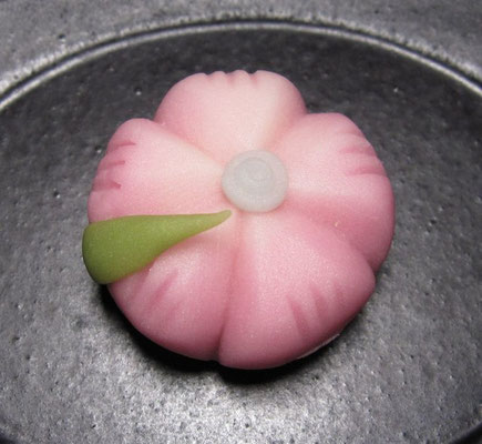「撫子（なでしこ）」煉切製：森八