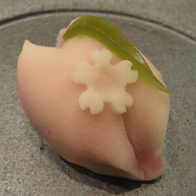 「撫子（なでしこ）」煉切製：盛光堂総本舗