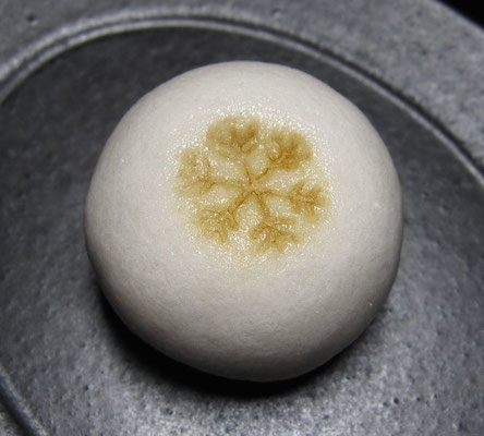 「風花（かざはな）」薯蕷製：ちもと