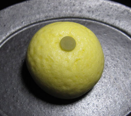 「柚形（ゆがた）」薯蕷製：とらや