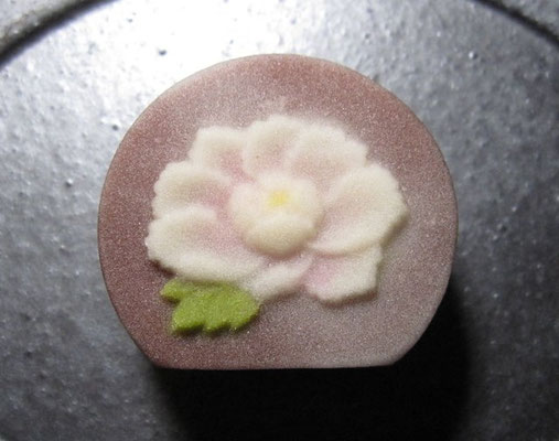 「芍薬（しゃくやく）」煉切製：秋色庵大坂家