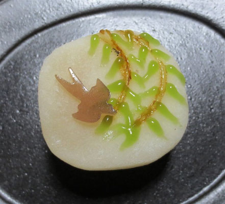 「つばめ」求肥製：もみぢ
