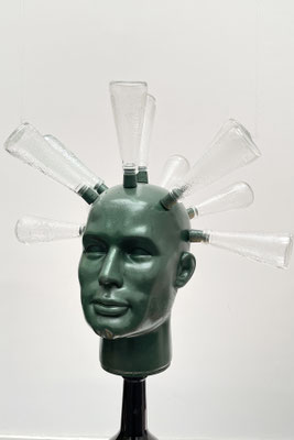 ARTwork: Walter Zingerle (AT) - Titel: Flaschenkopf (Detail) | €