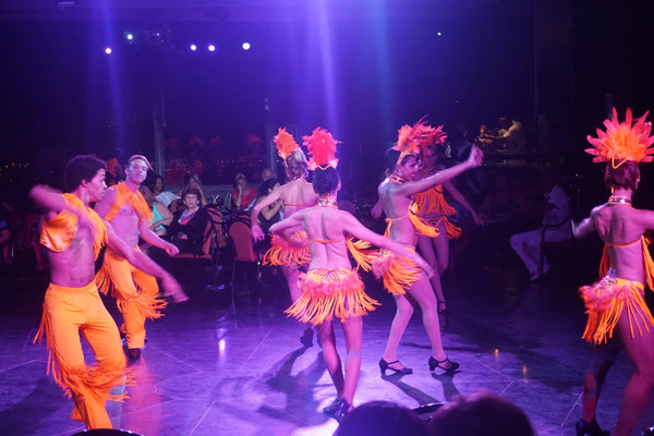 Tänzer in der Discothek  El Turquino im Hotel Havanna Libre.... gegen Mitternacht wird das Dach aufgefahren und man erhält einen Blick in den Sternenhimmel