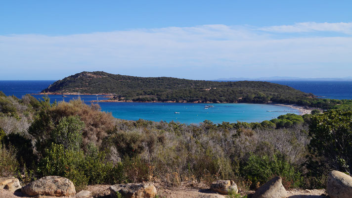 Plage de La Rondinara dans la réserve naturelle des bouches de Bonifacio