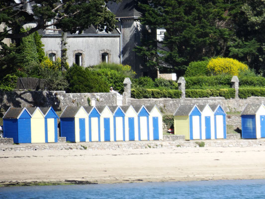 Vue de la grande plage de Île aux Moines depuis le bateau