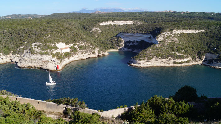 Crique d'Orinella sur le chemin de la marina 