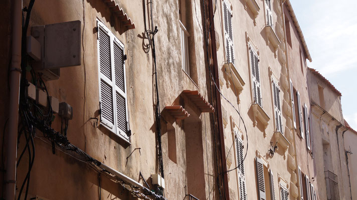 Façades de maisons dans la Citadelle