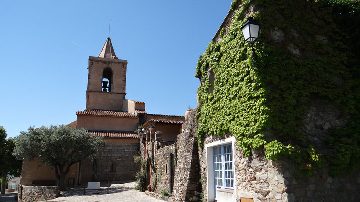 Eglise Saint-Michel de style roman provençal fin XIIe