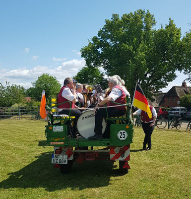 Ahrenshöft beim Ringreiten