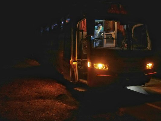 Hier steht er also, der ¨zuverlässige¨ alte Bus, mir defekter Kupplung.