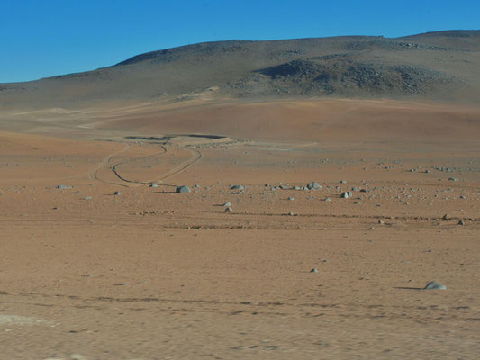 In der Ferne dieses Loch ist ein Projekt Boliviens, um Geothermie zu nutzen.
