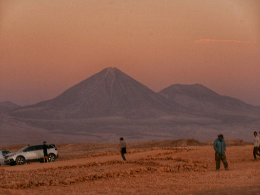 Noch ein Blick zurück auf den Licancabur Vulkan, auf dem Weg zurück nach San Pedro.