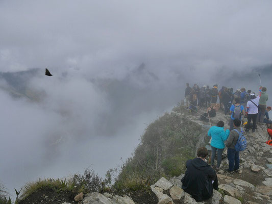 Da vorne die Spitze, die man von unten aus sieht. Hier türmen sich die Leute, um ein Selfie mit der Zitadelle zu ergattern. Allerdings ist das heute mit den Wolken umso schwieriger.