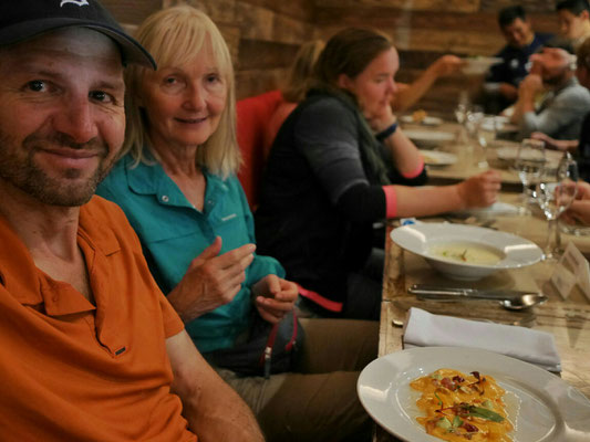 Gutes Essen im Restaurant, aber irgendwie vermissen die meisten das geniale Essen auf dem Trek...