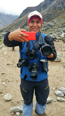 Ja, und wer macht die ganzen Fotos? Für jeden mit seiner Kamera/Handy? Kein geringerer als unser Juan, der letzte Inca!