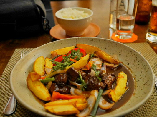Das Rindfleisch (Lomo saltado) war auch nicht schlecht, aber der Ceviche war heite das Beste.