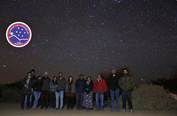 Gemeinschaftsfoto mit Sternenhimmel. War toll, hab viel über den Südhimmel gelernt. Und auch sonst: Wusstet ihr dass Jupiter ca. 80 Monde hat??
