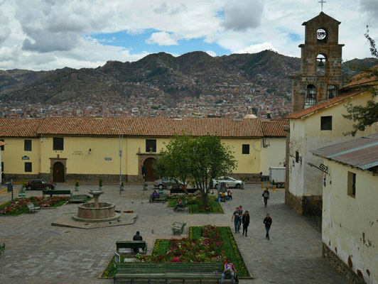 Plaza San Blas mit Blick ins alte Zentrum.