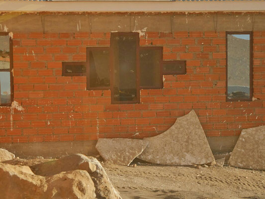 Sieh an, rin alter Bekannter: das Inca Kreuz (chamaka) an unserem Hotel. Wird ganz unauffällig als Fenster ausgeführt.