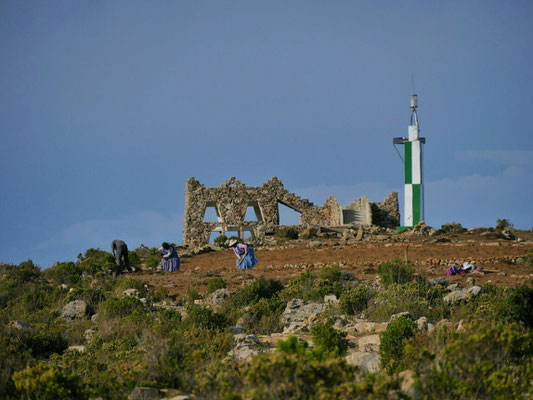 Der höchste Punkt der Insel (ca. 4076 m). Die Rakete neben dem Ausguck ist ein Leuchtturm.