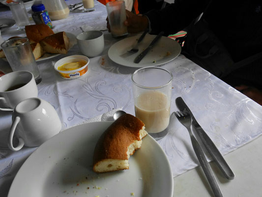 Nach Zimmermann: Haferschleim im Glas und dazu Brot (Oropesa).
