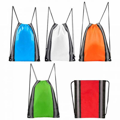 CÓDIGO SIN 107 Bolsa-mochila con tirantes de cordón y cerrado de jareta. Incluye 2 tiras reflejantes al frente. Material Non Woven Medida 34 x 43 cm
