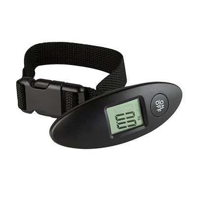 Código BAS 004 -BáSCULA TINY- Display digital. Capacidad máxima 40 kg. Incluye correa y 1 batería de botón. Unidades de peso: kg y lb. Material: Plástico.  Tamaño: 3.5 x 10 cm.