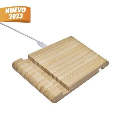 Código CRG 042  - Cargador inalámbrico. Incluye LED indicador de carga en proceso y cable con entrada USB y micro USB. Capacidad de carga de 5W.  Material:  Bambú  Tamaño:   8 x 13 cm