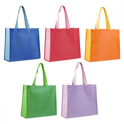 CÓDIGO SIN 075 Bolsa con fuelle y asas. Material Non Woven Laminado Medida 39 x 34 x 13.5 cm