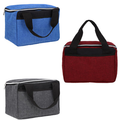 Código LON 014 COOLER Hielera con interior impermeable sellado, asas y un compartimento externo al frente. Material: Poliéster. Medidas del producto Alto: 17.0 cm. Ancho: 26.0 cm. Fuelle: 13.0 cm. 
