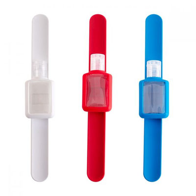 Código SLD 065 PULSERA CON GEL SANITIZANTE MILE Pulsera de silicón con bote recargable de gel sanitizante. Alcohol al 70%. Se cierra al presionar contra la muñeca. Capacidad 25 ml. Material Plástico/ Silicón. Medida 21 x 2.2 cm Pulsera/ 3.5 x 6.9 cm. Bote